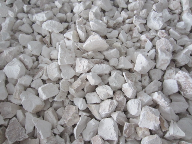 Quicklime lumps